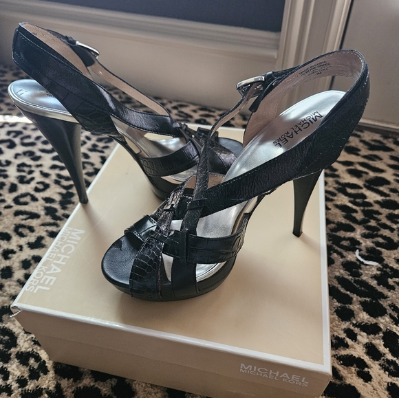 Michael Kors Platform Sandals - Picture 1 of 8